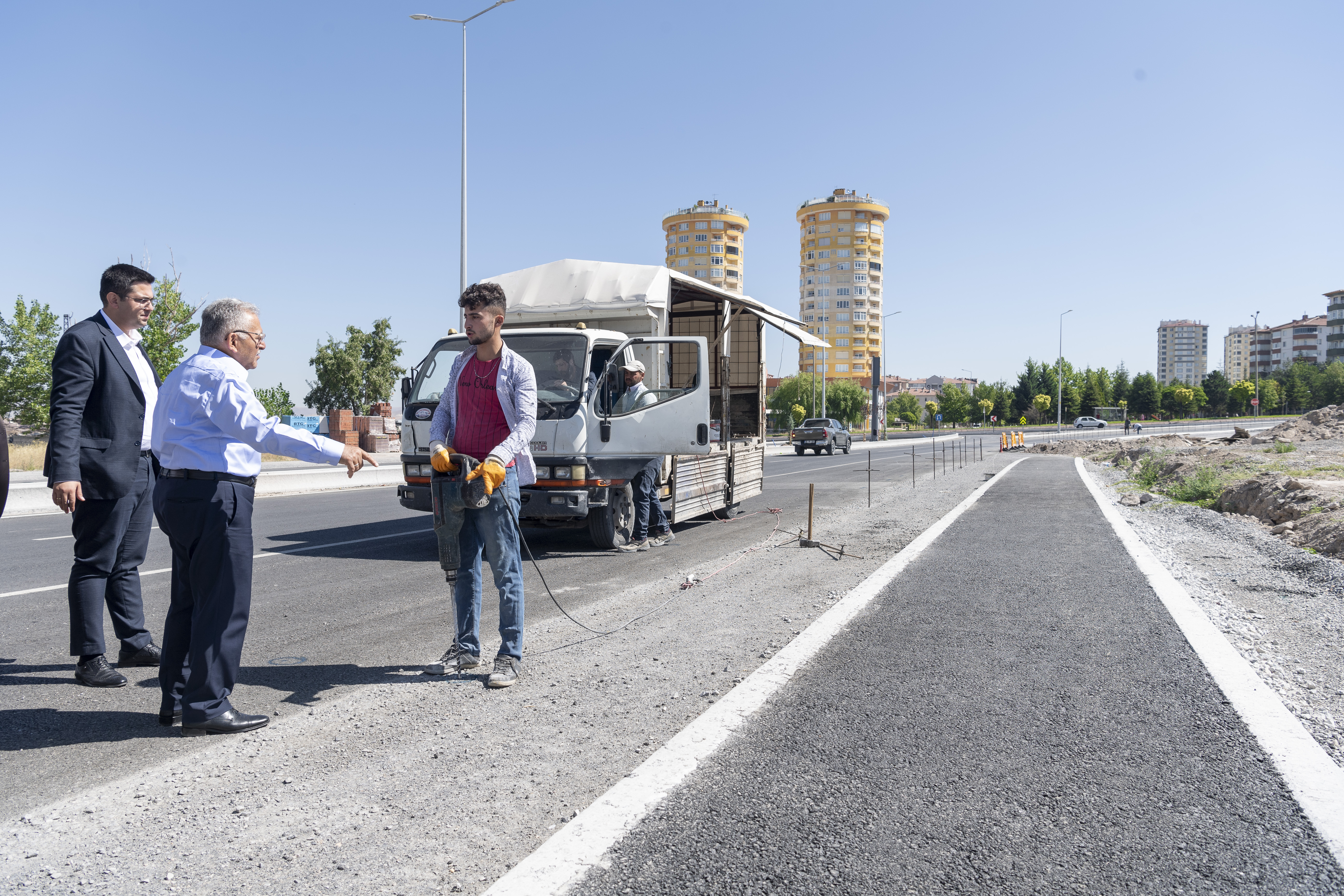 Başkan Büyükkılıç’tan yeni yapılan yollara “bisiklet yolu” vurgusu