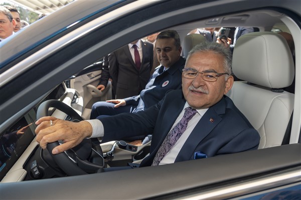Başkan Büyükkılıç, TOGG’un direksiyonuna geçti
