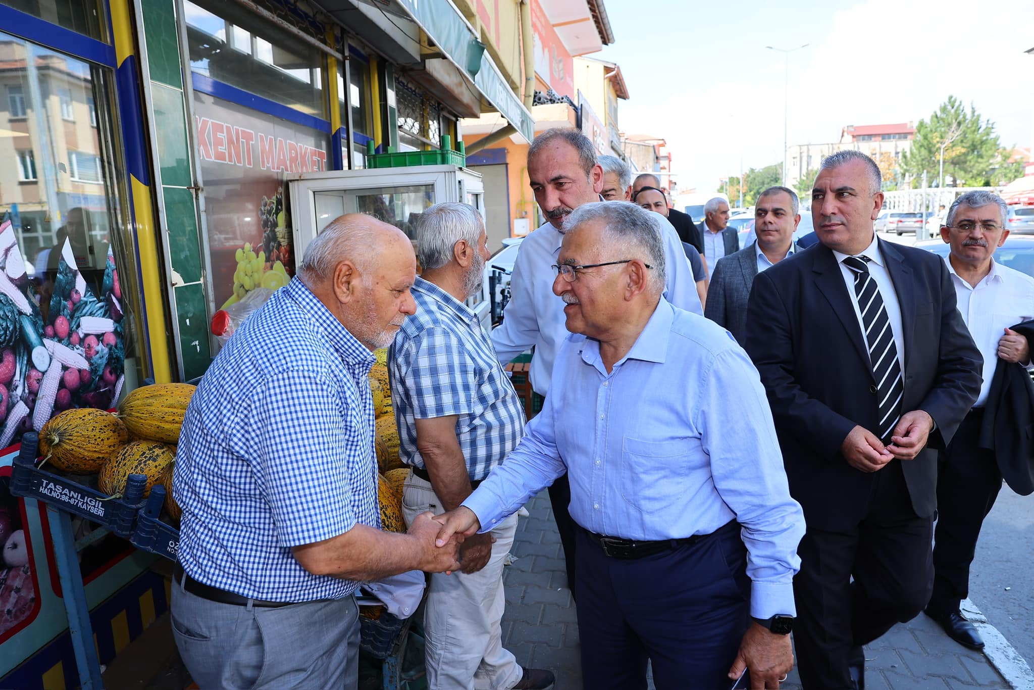 Başkan Büyükkılıç, Tomarza'da vatandaşlarla bir araya geldi