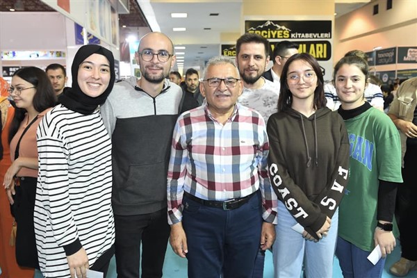 Başkan Büyükkılıç, YKS sonuçlarını kutlayarak öğrencileri Kayseri’ye davet etti