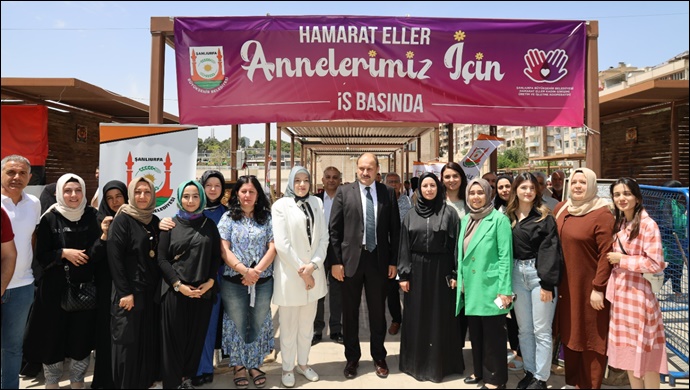  Başkan Gülpınar, Anneler Günü Kermesine Katıldı