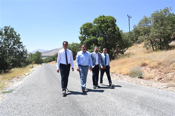Başkan Gürkan, Doğanşehir ilçesinde asfalt çalışmalarını inceledi