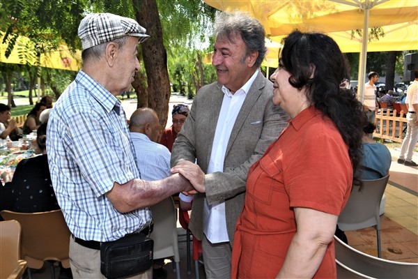 Başkan İduğ, Manisalılar ile buluştu