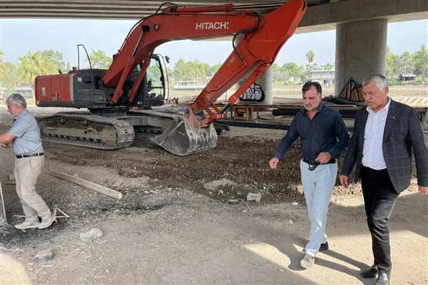 Başkan Karalar, alt geçit ve köprü çalışmalarını denetledi