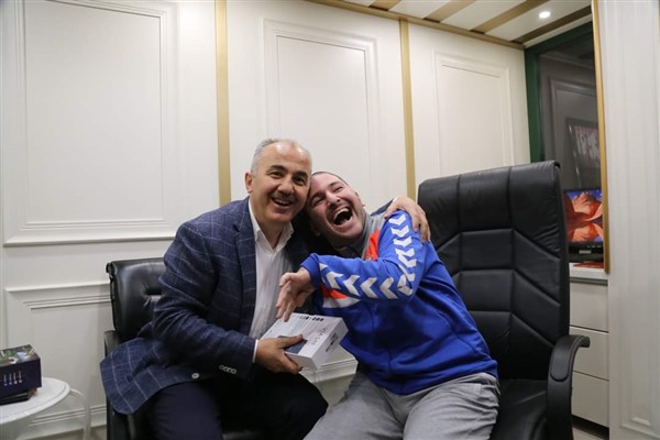 Başkan Metin'den engelli bireye ziyaret 