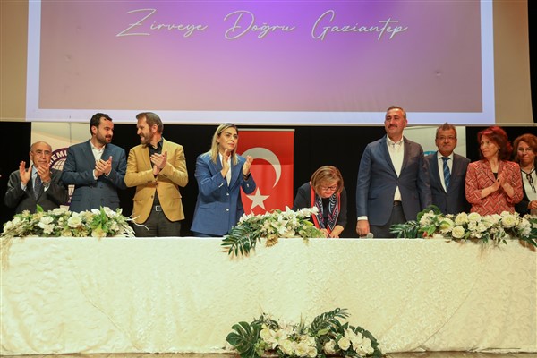 Başkan Şahin, sözleşmeli personele verilecek sosyal denge tazminatını iki katına çıkardı