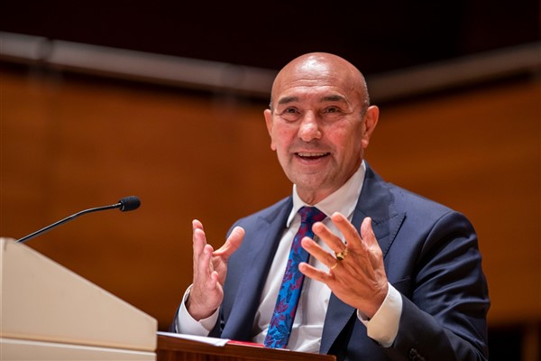 Başkan Soyer: “Ana caddeleri teker teker yenilemeye devam edeceğiz”