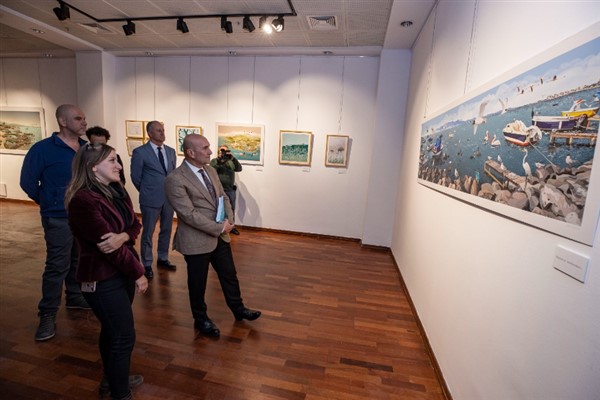 Başkan Soyer Doğanın Özü Sergisi’ni ziyaret etti