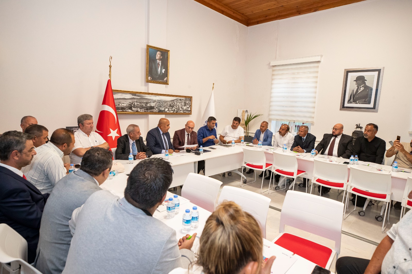 Başkan Soyer, Roman dernekleriyle iş birliği protokolü imzaladı