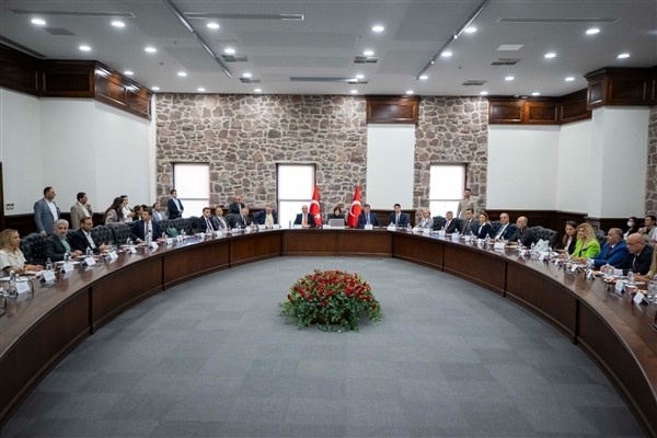 Başkan Tugay: En acil şekilde körfezi nasıl temizleriz onu belirlememiz gerek