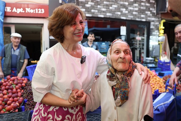 Başkan Ünlüce, esnaf ve vatandaşlarla buluştu 