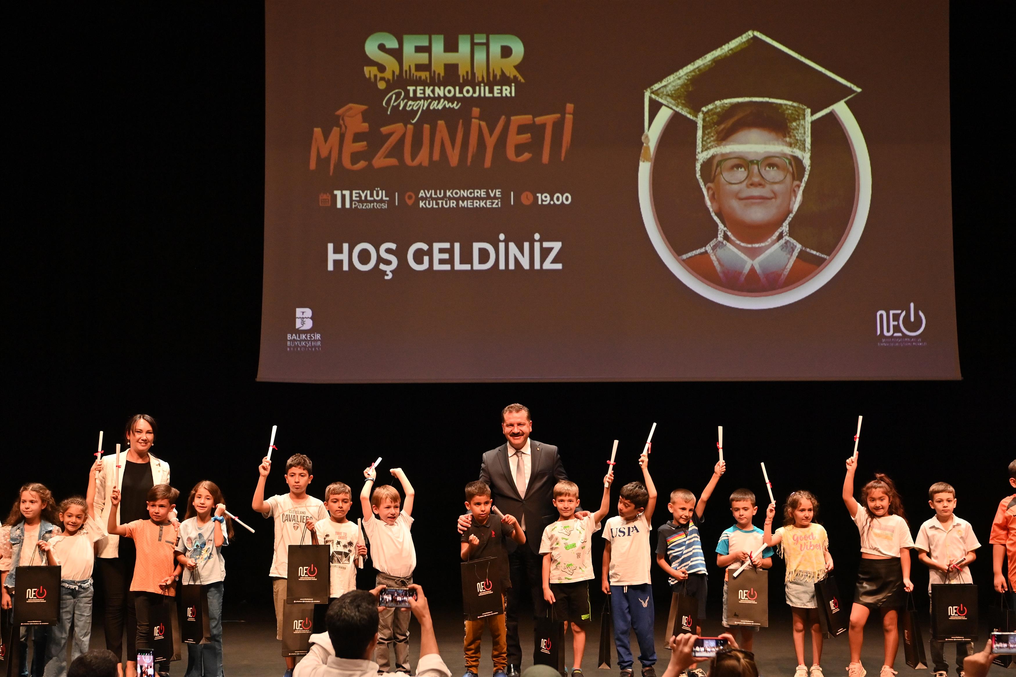 Başkan Yılmaz;  “Teknolojinin öncülüğünü yapacağız”