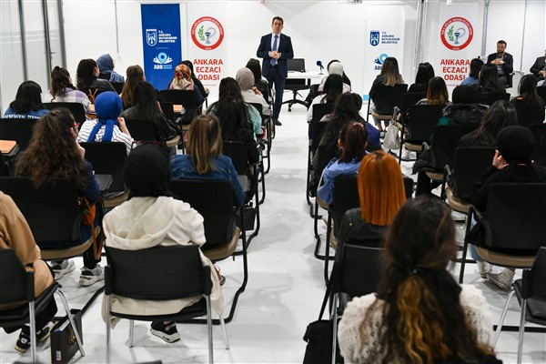 Başkentte ‘İstihdam Garantili Eczane Destek Personeli Eğitimi’ başladı