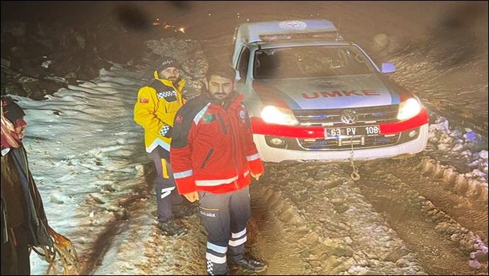 Belediye ekipleri doğum hastası kadın için seferber oldu