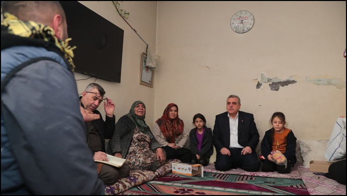 Beyazgül 'den 4 çocuğuyla hayata tutunan anneye konut imkanı