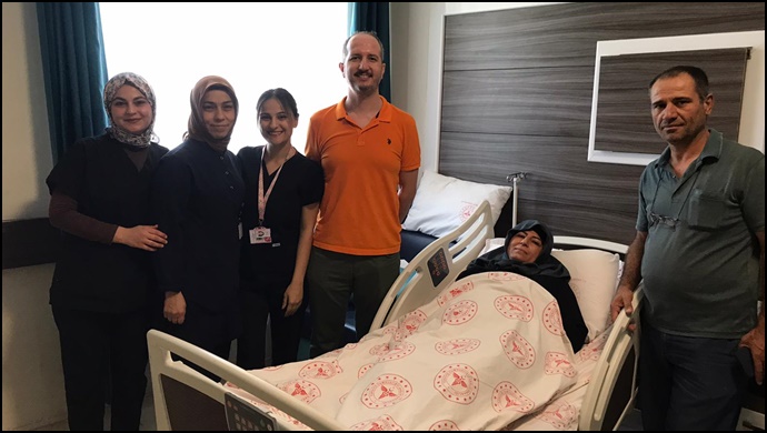Birecik Devlet Hastanesi’nde sakrokolpopeksi ameliyatı gerçekleştirildi-(VİDEO)