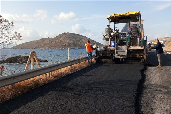  Bodrum’da sıcak asfalt çalışmaları devam ediyor