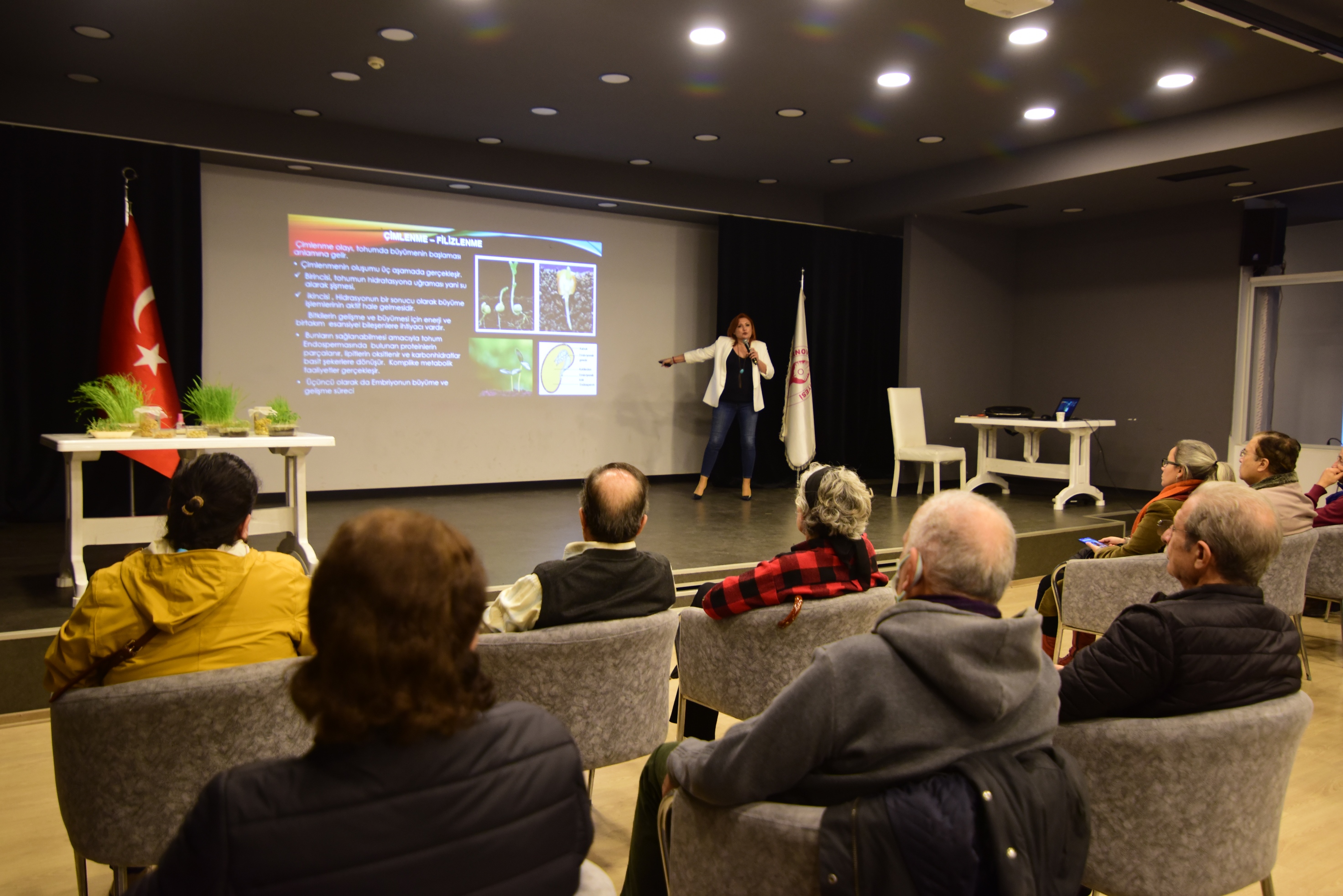 Bornova’da ''Mikro Filiz Yetiştiriciliği'' eğitimi verildi