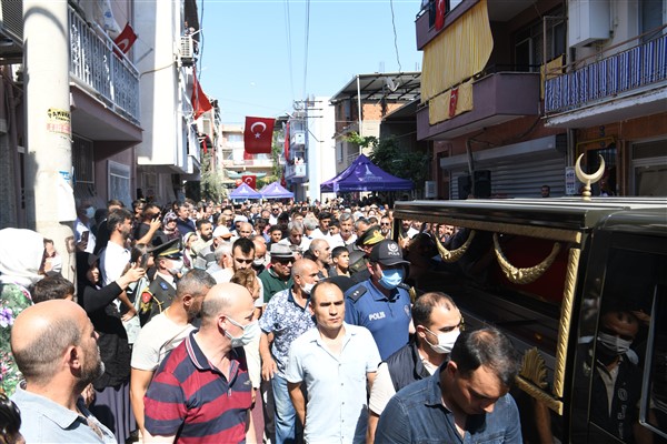 Bornovalı şehit Batuhan Şimşek mahallesinde dualarla uğurlandı