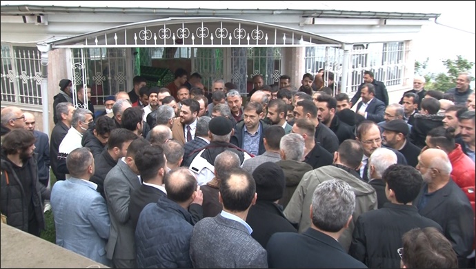BTP lideri Hüseyin Baş bayrama memleketi Trabzon’da girdi