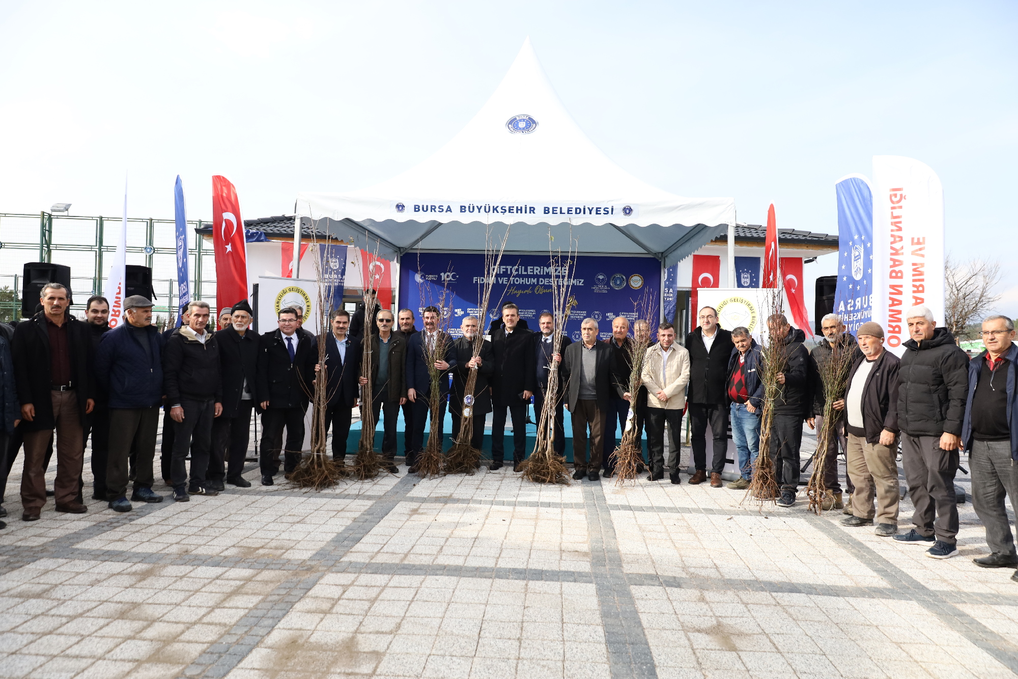 Bursa'da çiftçiye tohum dağıtıldı