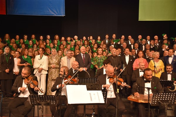 'Bursa Şehir Korosu Konseri' düzenlendi