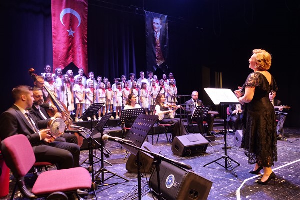 Bursa TSM öğrencilerinin yılsonu konseri