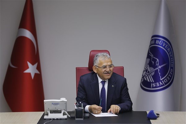 Büyükkılıç: “Geleceğimizin teminatı çocuklarımızın bayramı kutlu olsun