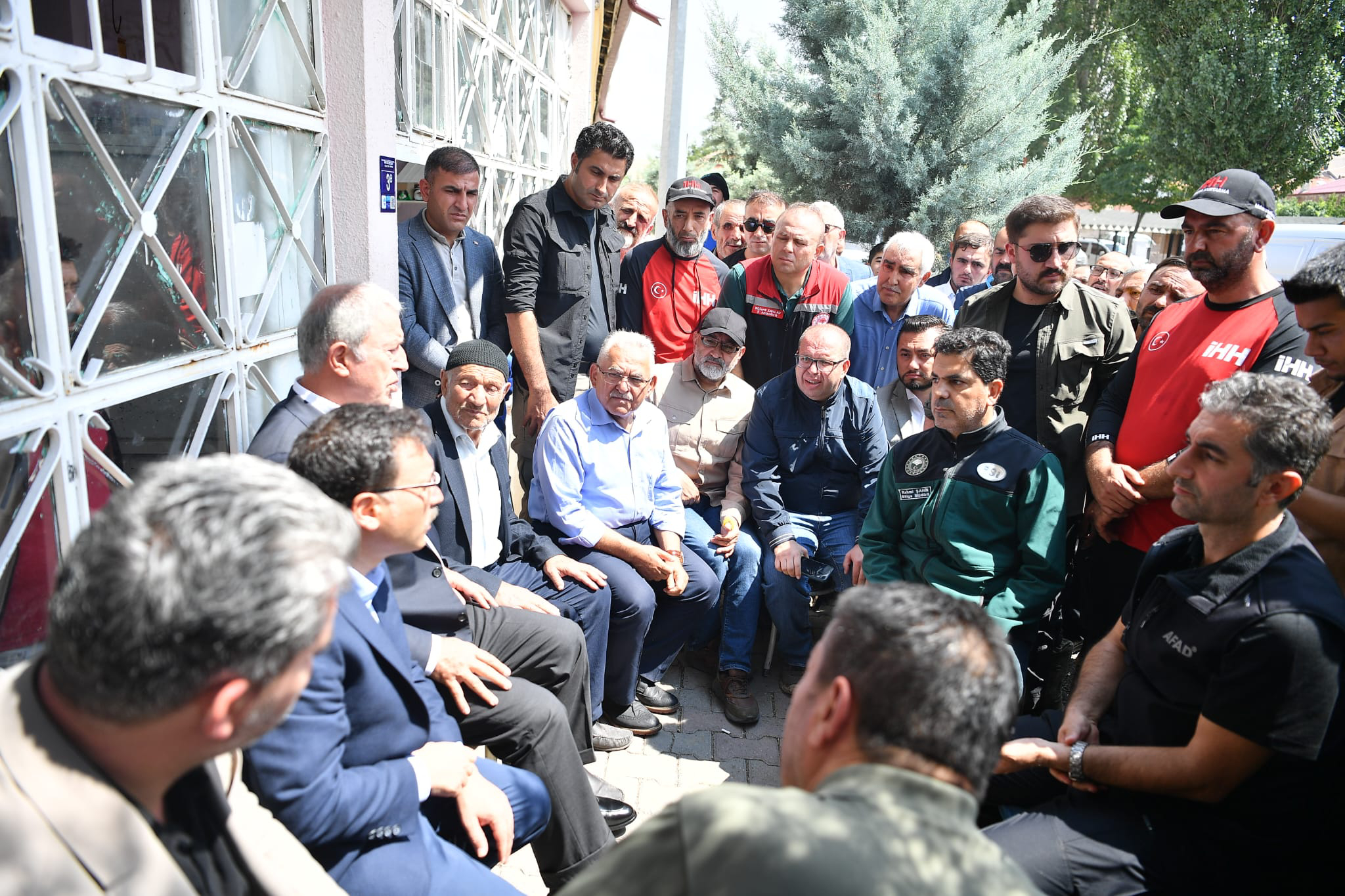Büyükkılıç, selde hayatını kaybeden Saraç'ın ailesine taziye ziyaretinde bulundu