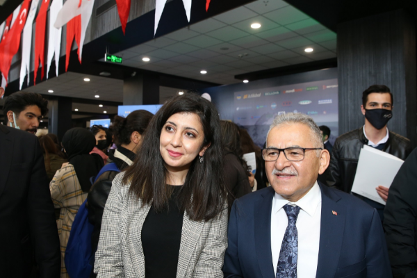 Büyükşehir'in Kayseri Kariyer Merkezi her yerde 