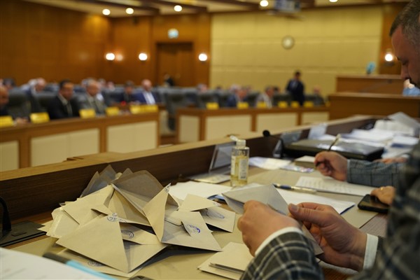 Büyükşehir meclisinde komisyon seçimleri yapıldı