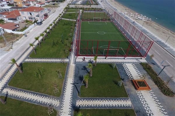 Büyükşehir, şehre yeni spor sahaları kazandırıyor