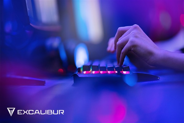 Casper Excalibur’dan fenomen yayıncı olmanın 4 püf noktası