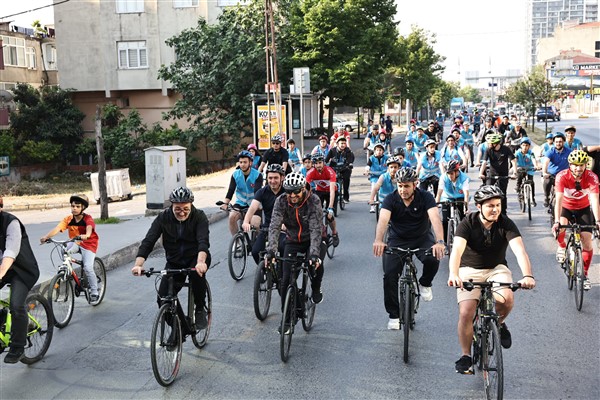 Çevre için 10 kilometre pedal çevirdiler