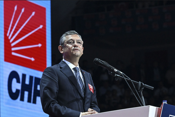 CHP Genel Başkanı Özel'den Manisa İl Başkanı Hüdai Fazlılar’ın ailesine taziye ziyareti