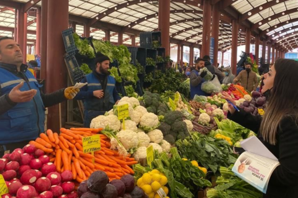 CHP Kadın Kolları Kahramankazan’da halkın nabzını tuttu