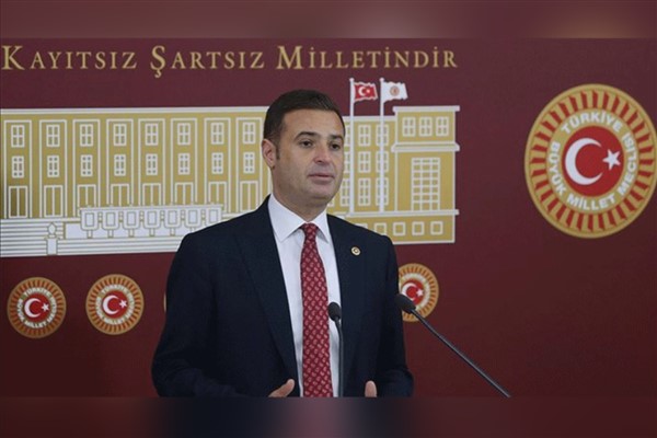 CHP’li Akın: “Bizler asla ve asla terörle yan yana gelmeyiz”