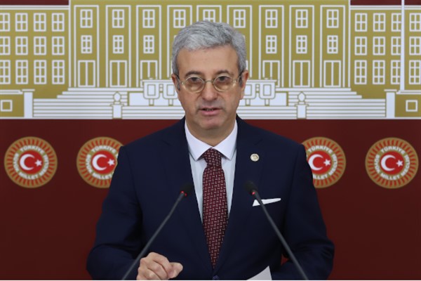 CHP’li Antmen'den, Bakanlar Koca ve Bozdağ'a soru önergesi