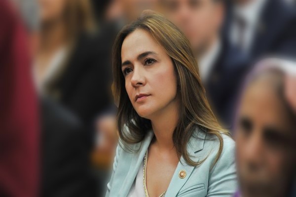 CHP’li İlgezdi: “Liyakatin bittiği yerde AK Parti başlar”