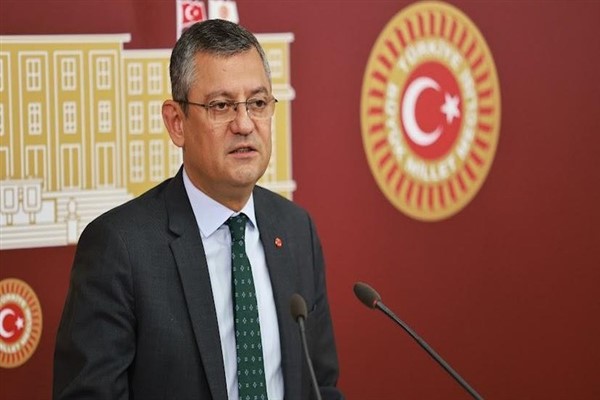 CHP’li Özel, Atatürkçü Düşünce Derneği'ni ziyaret etti