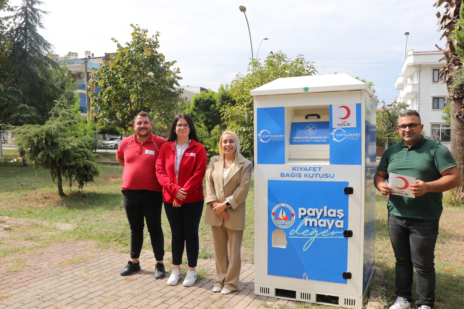 Çiftlikköy’de 22 giysi kumbarası devreye alındı