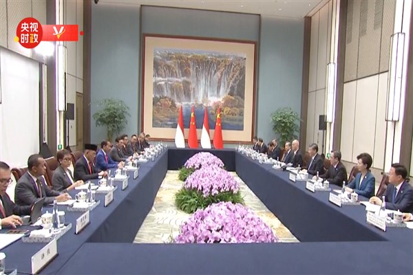 Çin Cumhurbaşkanı Xi Endonezyalı mevkidaşı Joko Widodo ile görüştü