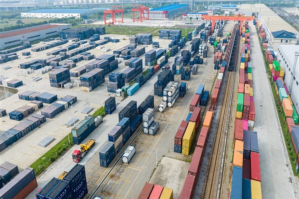 Çin'de 2022 yılında demiryoluyla 3.9 milyar ton mal taşındı