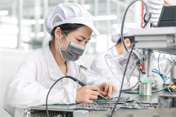 Çin’de elektronik imalat sektörünün 8 aylık büyüklüğü 1,3 trilyon dolara ulaştı