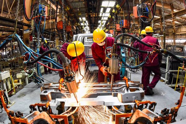Çin’de şirketlerin toplam satış gelirleri, yılın ilk yarısında yüzde 3,4 arttı