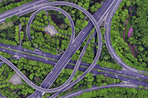 Çin’de ulaşım ve telekomünikasyonda büyük atılım gerçekleştirildi