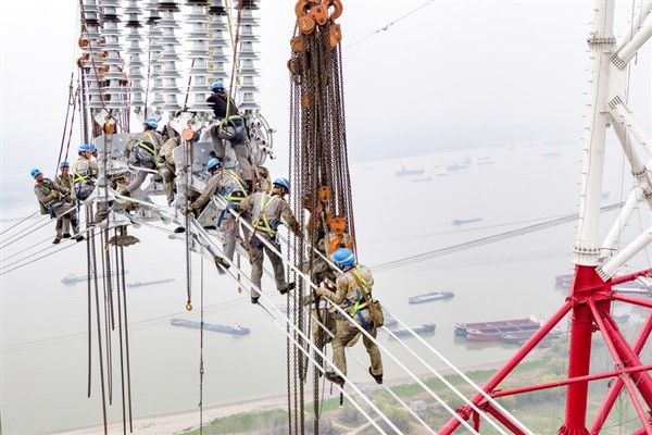 Çin enerji iletim hatlarına 74.5 milyar dolar yatırım yapacak