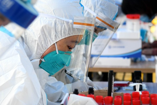 Çin’in günlük kovid-19 test kapasitesi 42 milyona çıktı