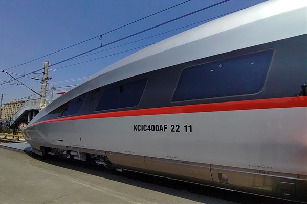 Çin’in ihraç ettiği ilk hızlı tren Endonezya yolunda