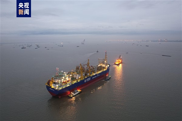 Çin'in ilk akıllı deniz-kara entegreli FPSO'su teslimata başladı